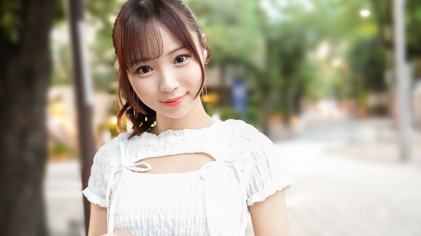 SIRO-5593 一位拥有娃娃脸的美少女隐藏着她的终极武器：她那对硕大的乳头！福