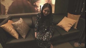 21岁美女孕妇被人“补射”内摄后给老公看里面的精夜