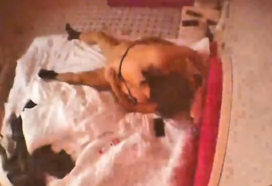 上帝视角 1-24 身材丰满皮肤白皙 巨大的奶子浑圆软糯 穿上丝袜好有情趣 被男人正面撞击奶子晃得眼晕