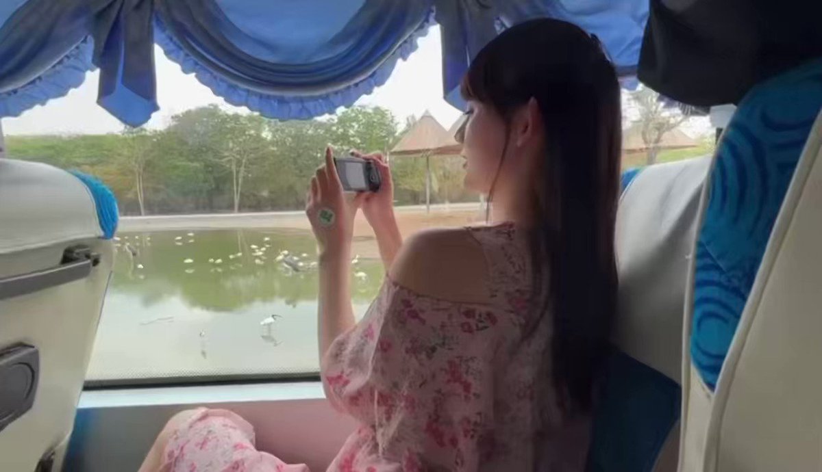 你们想看的在大巴车chidu视频在这噢